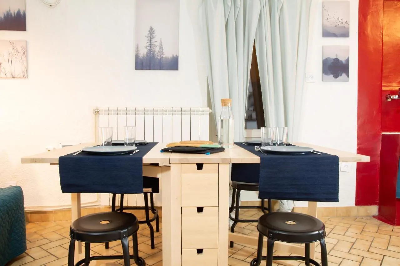Petit Studio Secret - Coeur De Provence - 4 Personnes Volx 0*,  France